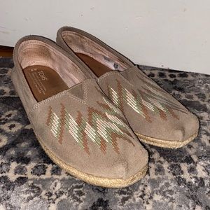Toms moccasin embroidered sequins slip on shoes